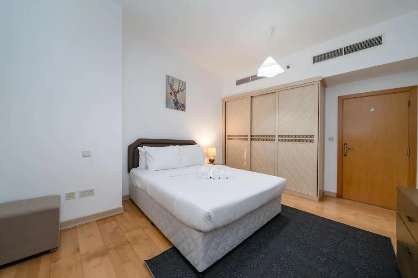 Spacious 3 Bed Plus Maids With Full Al Ain View Дубай Апартаменты