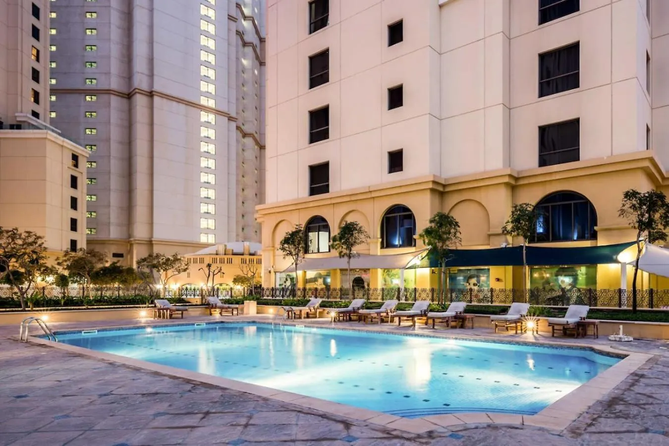 Spacious 3 Bed Plus Maids With Full Al Ain View Дубай