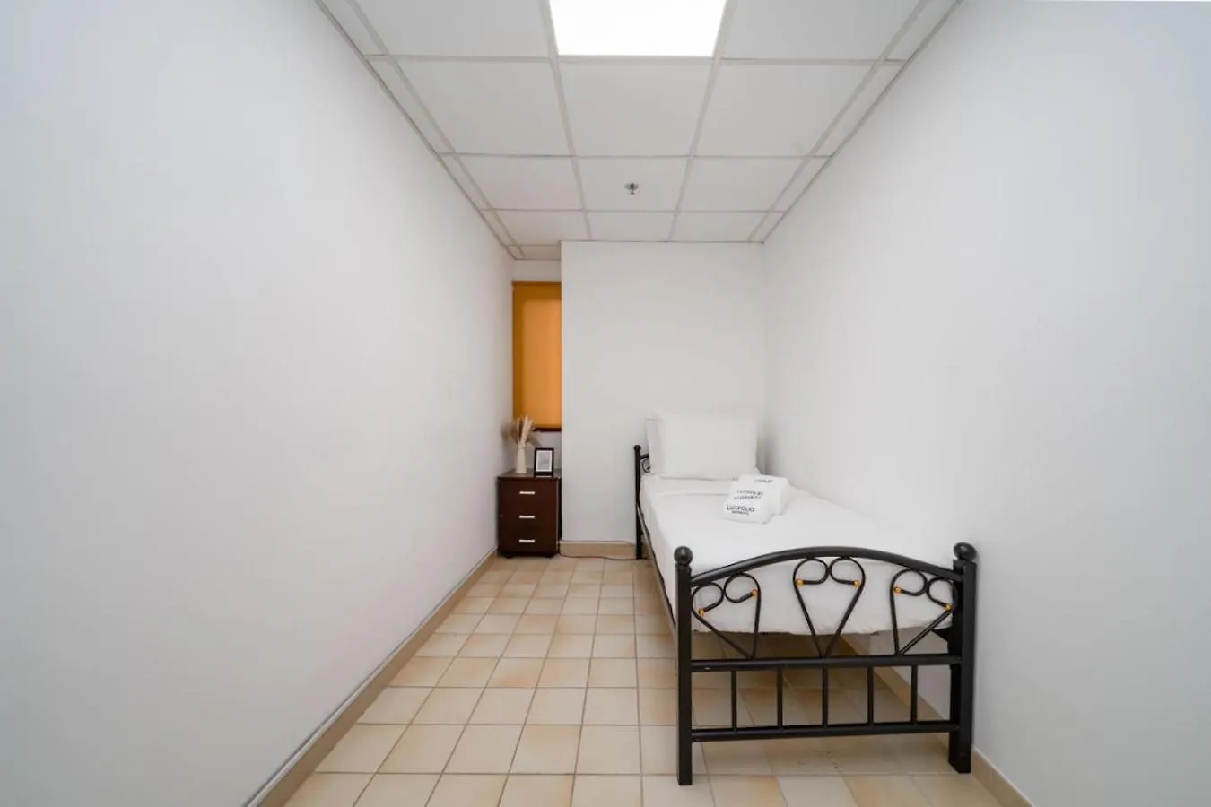 Spacious 3 Bed Plus Maids With Full Al Ain View Dubai Apartment