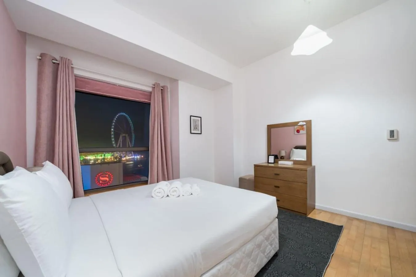 Apartment Spacious 3 Bed Plus Maids With Full Al Ain View Dubai