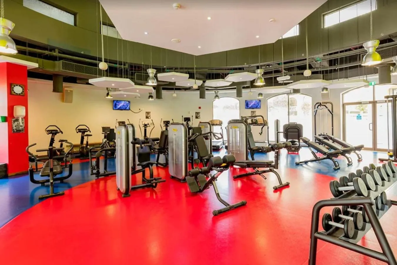 Spacious 3 Bed Plus Maids With Full Al Ain View Dubai Apartment