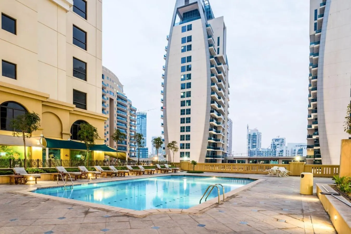 Apartment Spacious 3 Bed Plus Maids With Full Al Ain View Dubai United Arab Emirates
