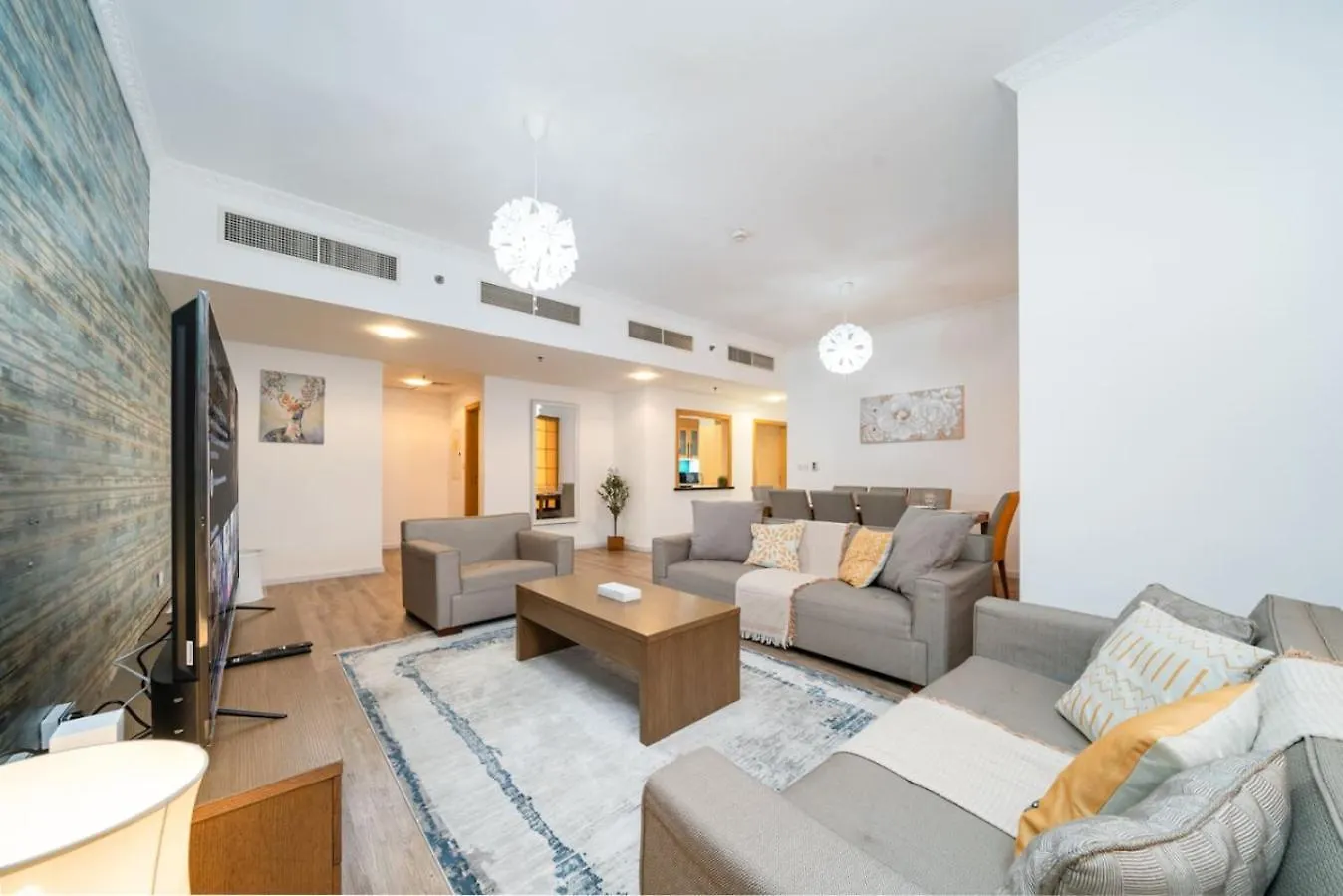 Spacious 3 Bed Plus Maids With Full Al Ain View Dubai