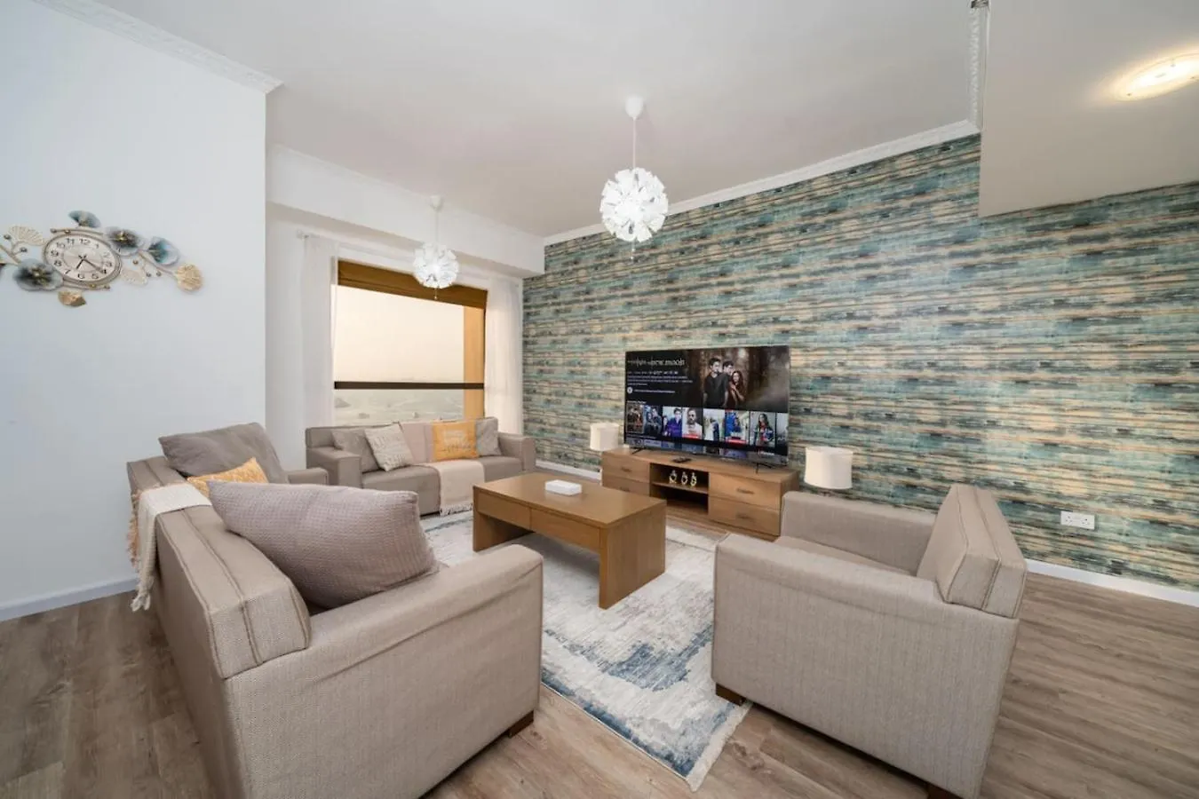 Spacious 3 Bed Plus Maids With Full Al Ain View Dubai Apartment